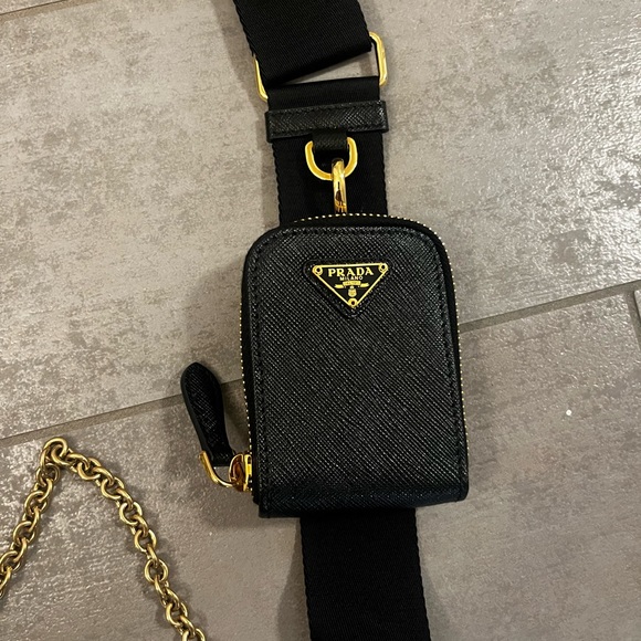 Prada Re-Edition 2005 Saffiano leather bag - Picture 2 of 8